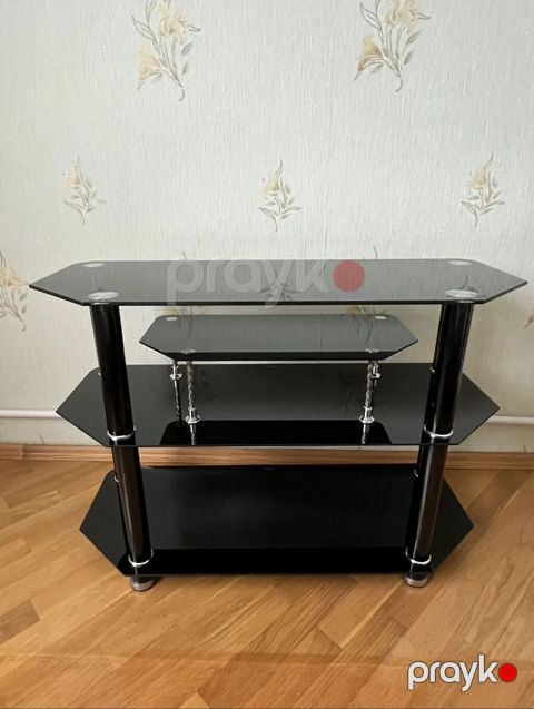 Şüşə TV stendi / media konsolu - Dörd səviyyəli konstruksiya — Xırdalan