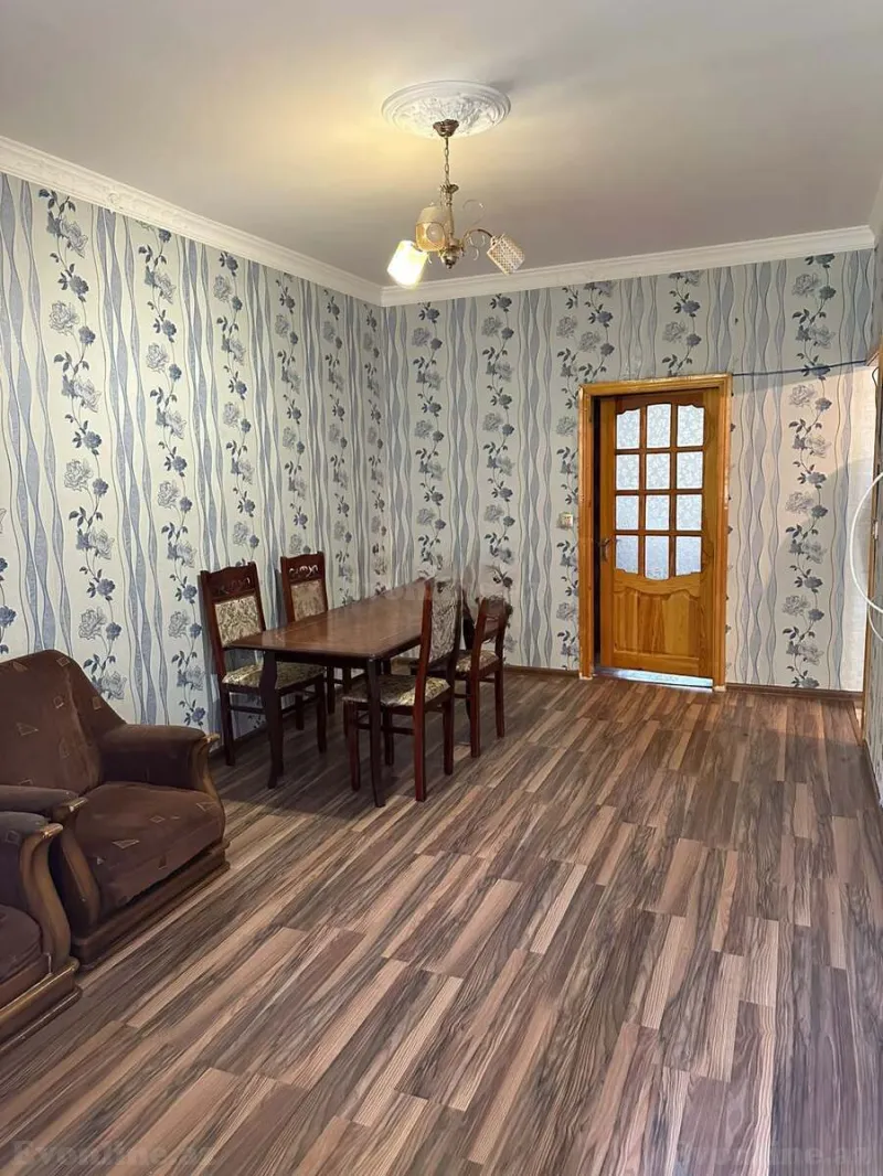 Kirayə verilir 3 otaqlı Mənzil Köhnə tikili 80 m² Bakı, Nəsimi r., Memar Əcəmi m — Bakı