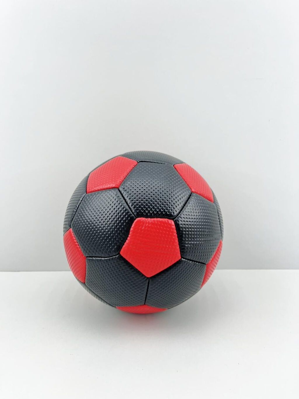 8686 Məhsulun adı: Futbol üçün top, qara/qırmızı, ölçü 3 Brend: No — Top oyunları, Bakı (2)