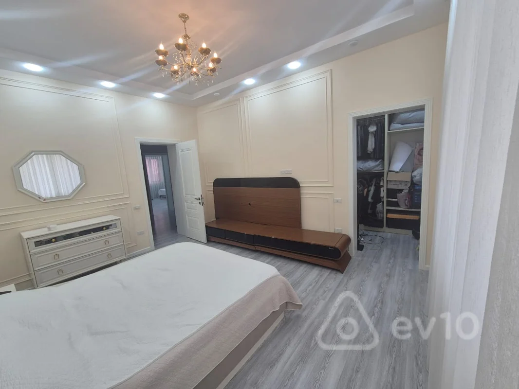 4 otaqlı həyət evi, 200 m², Hüseyn Cavid küçəsi, 213 nömrəli məktəbin yaninda — Ev, villa, Bakı (5)