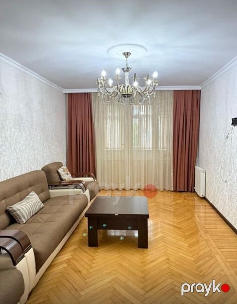 Satılır 3 otaqlı köhnə tikili 72 m² — Bakı