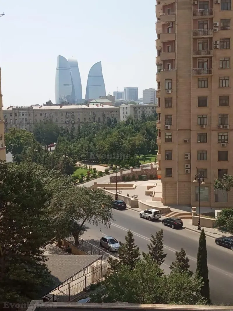 Kirayə verilir 4 otaqlı Mənzil Yeni tikili 105 m² Bakı, Yasamal r., Elmlər Akademiyası m — Bakı