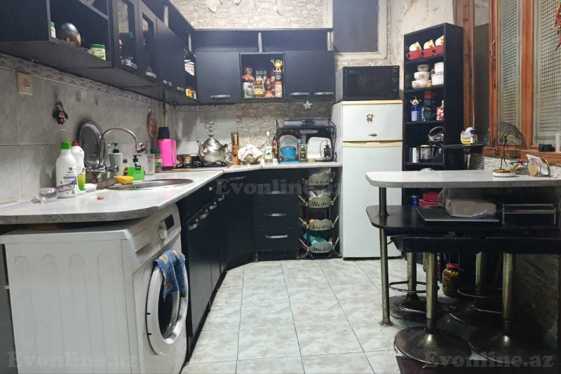 Satılır 2 otaqlı Mənzil Köhnə tikili 65 m² Bakı, Nəsimi r., 28 May m — Bakı