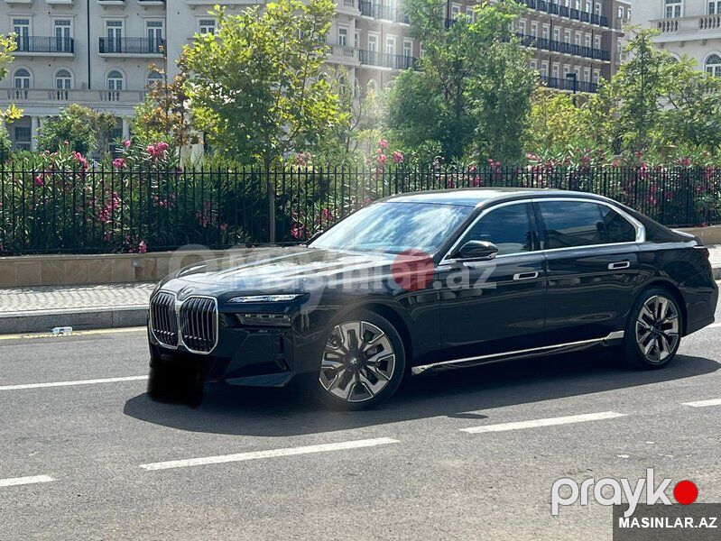 BMW 750, 2024 il — Minik avtomobili icarəsi, Bakı (4)