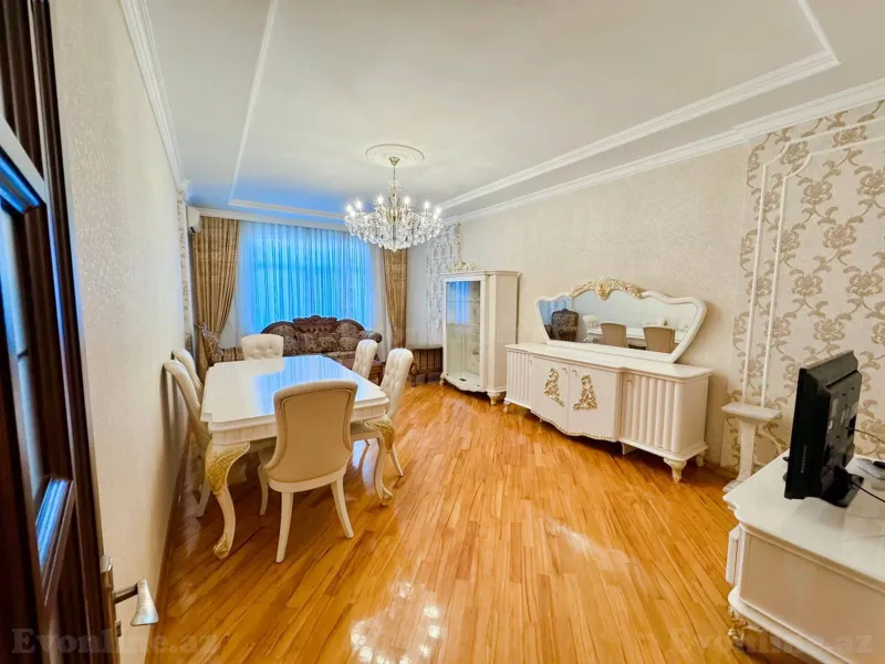 Satılır 3 otaqlı Mənzil Yeni tikili 120 m² Bakı, Yasamal r., İnşaatçılar m — Bakı