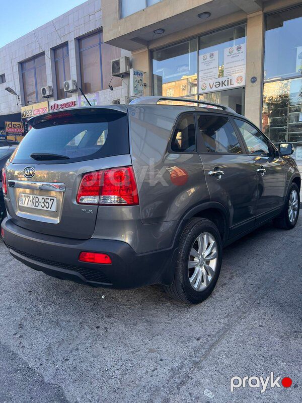 Kia Sorento — Minik avtomobili icarəsi, Bakı (5)