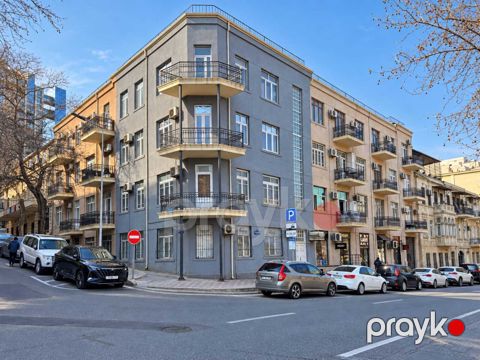 Satılır 3 otaqlı köhnə tikili 90 m² — Bakı