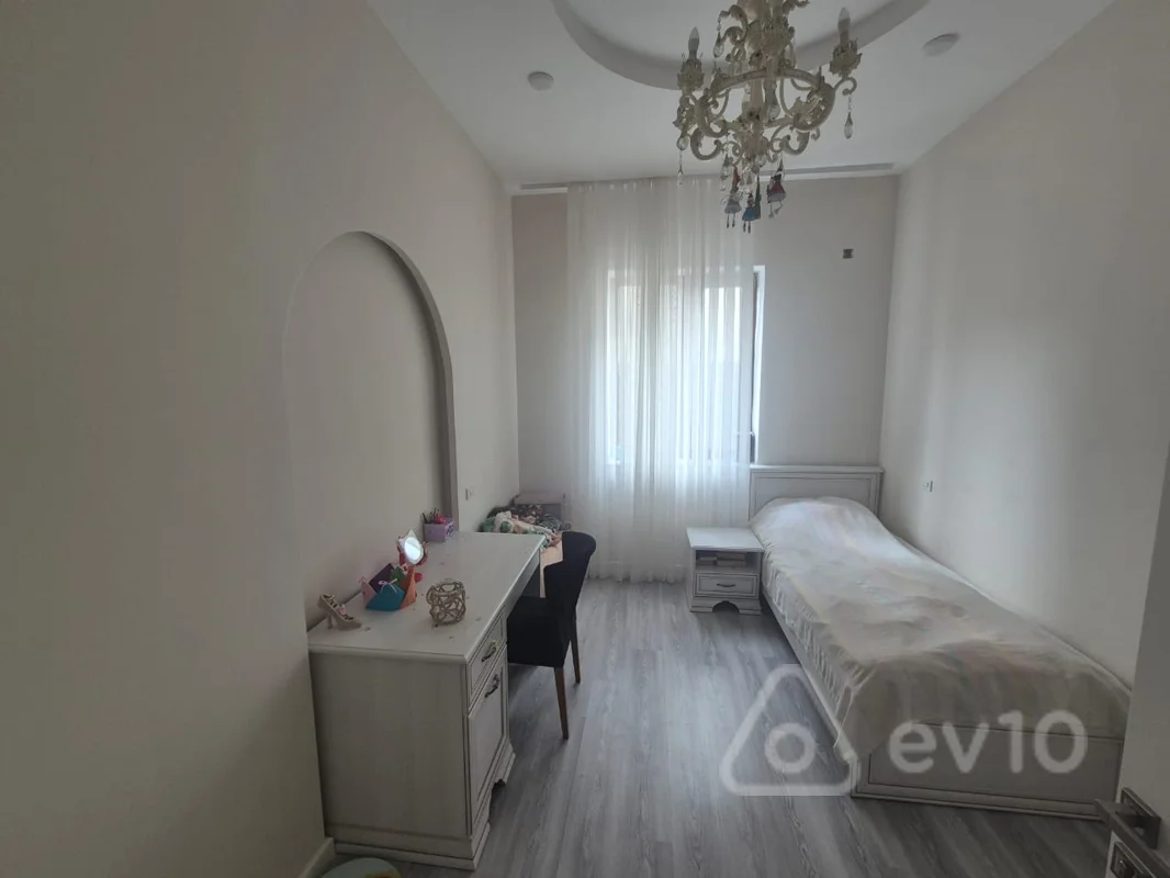 4 otaqlı həyət evi, 200 m², Hüseyn Cavid küçəsi, 213 nömrəli məktəbin yaninda — Ev, villa, Bakı (7)