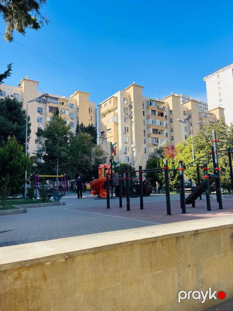 Satılır 3 otaqlı köhnə tikili 80 m² — Bakı