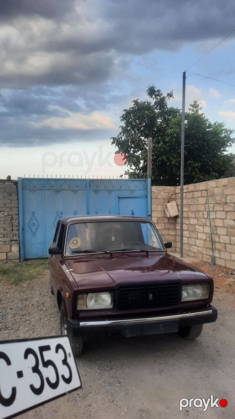 VAZ 2107 – tünd albalı rəngdə sedan Texniki və dizayn xüsusiyyətləri — Ucar