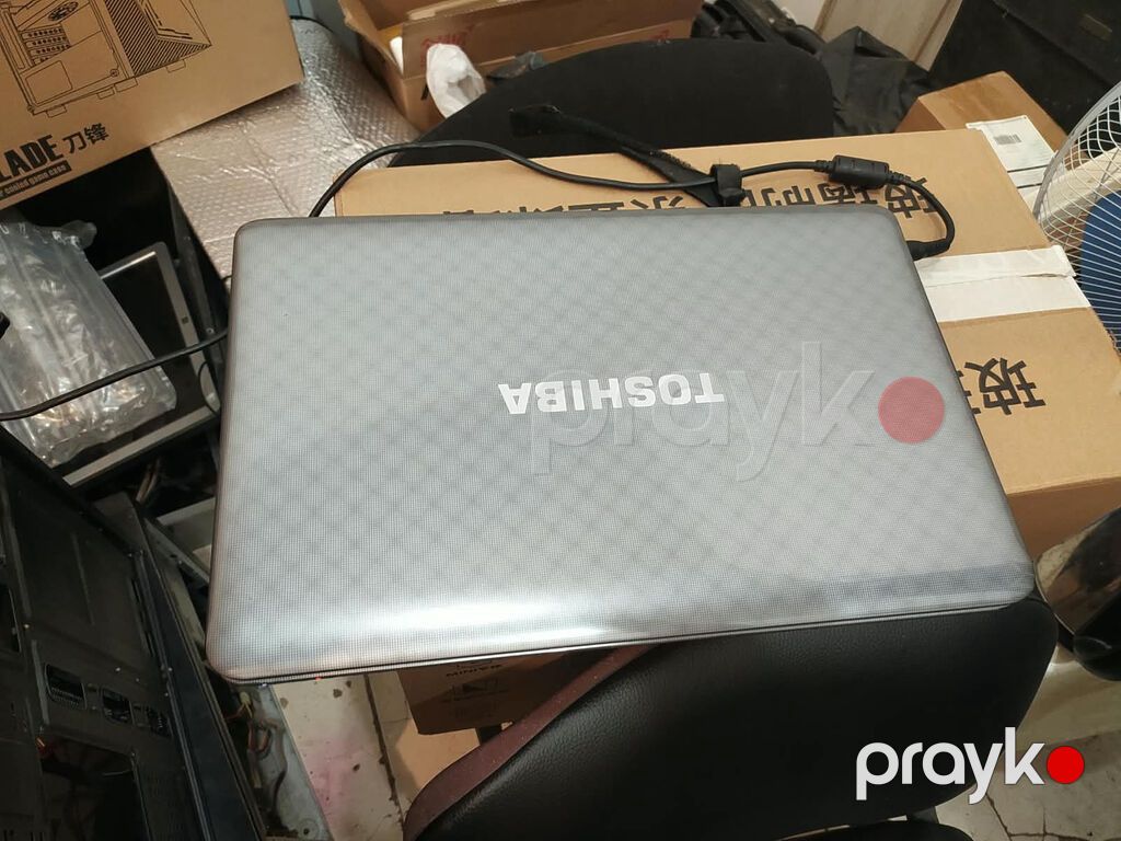 Normal vəziyyətdə Toshiba noutbuku satılır (Advokat ishlədib / İ7 — Kompüterlər və noutbuklar, Bakı (2)