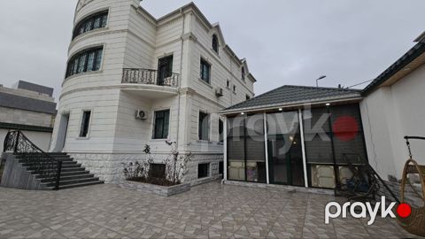 Satılır 8 otaqlı həyət evi/bağ evi 740 m² — Bakı