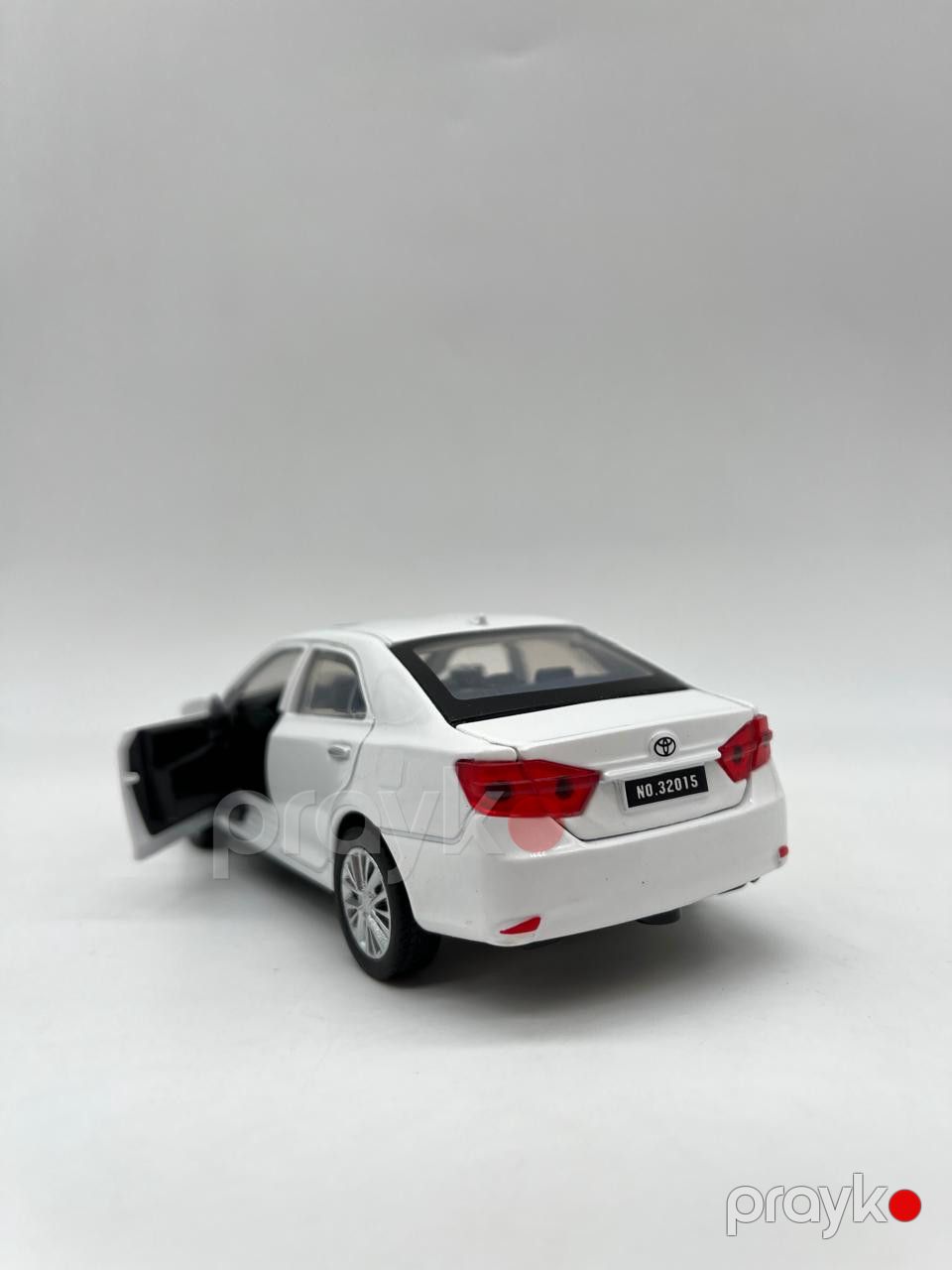 Maşın Toyota Camry, metal, ağ, 3 yaş — Mallar, Bakı (2)