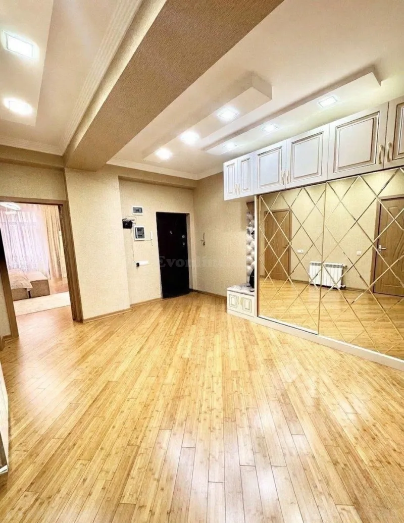 Satılır 2 otaqlı Mənzil Yeni tikili 100 m² Bakı, Nizami r., Xalqlar Dostluğu m., 8-ci kilometr — Mənzil, Bakı (3)