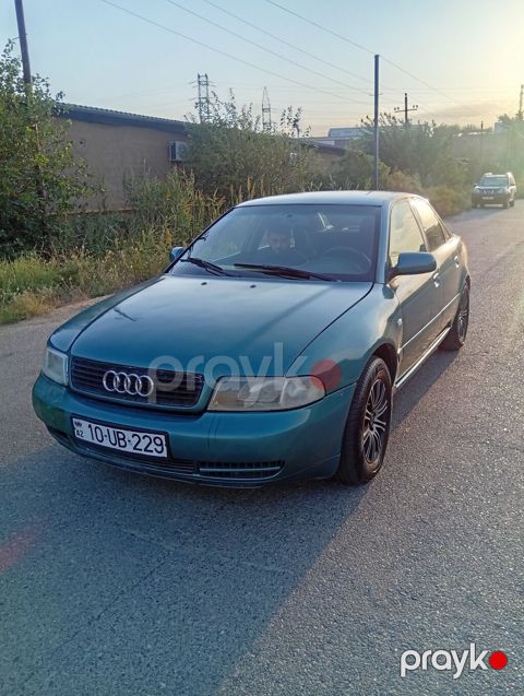 Audi A4: 1.8 l Sedan — Bakı