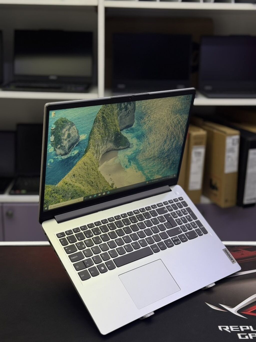 İşlənmiş Lenovo IdeaPad, 15.6 AMD Ryzen 7, 512 GB, Ünvandan götürmə, Ödənişli çatdırılma, Rayonlara çatdırılma — Lenovo, Bakı (2)