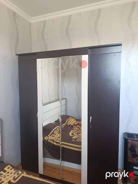 Dolab 120 azn qiymət sondu bu gün çıxmalıdı evdən ölçi 2*2 — Bakı