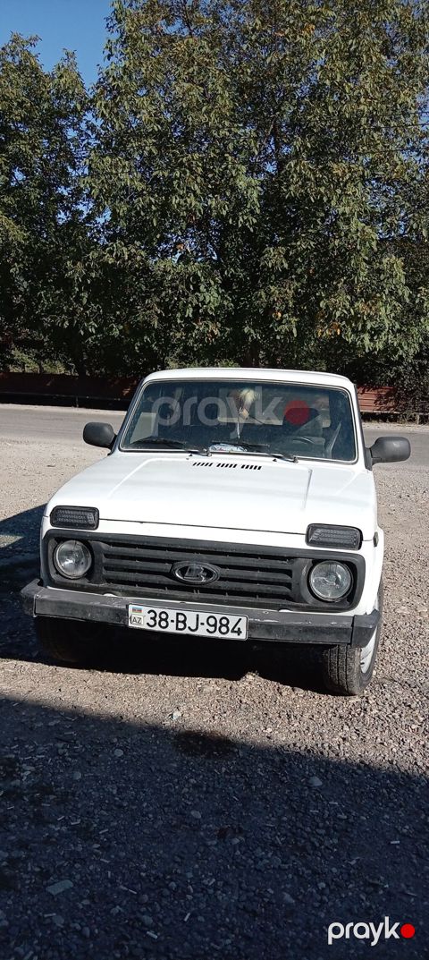 VAZ (Lada) 4x4 Niva: 1.7 l 2001 il 281000 km Ofrouder/SUV — Quba
