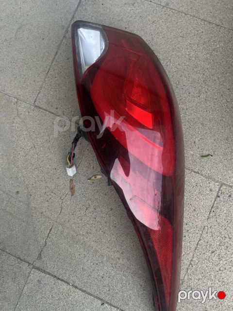 Hyundai Elantra 2014-2015 stop işığı — Bakı