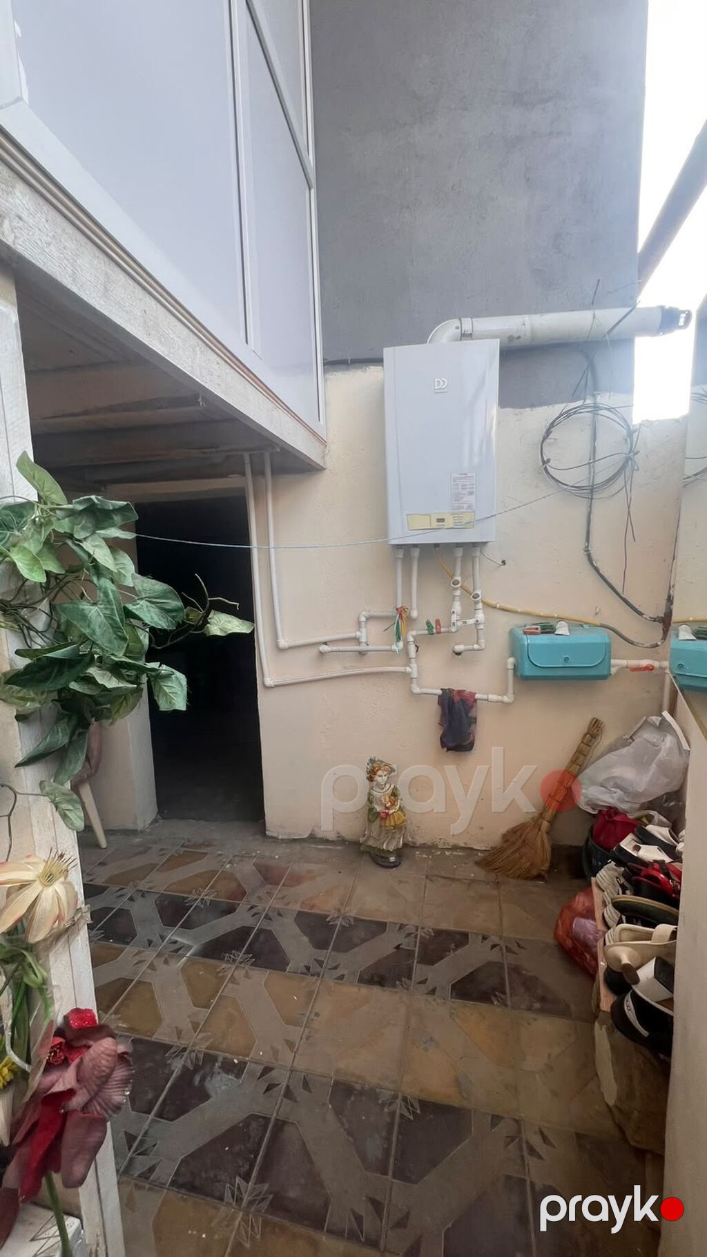 Xirdalanda 5 nom mektebin yaxinliginda kursulu altı qaracli 4 otagli — Ev, villa, Xırdalan (3)