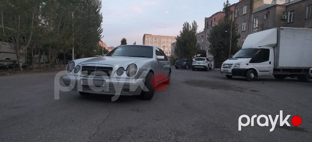 Mercedes E 220, 2.2 L, 1999 il, 465 328 km — Avtomobillər, Bakı (4)