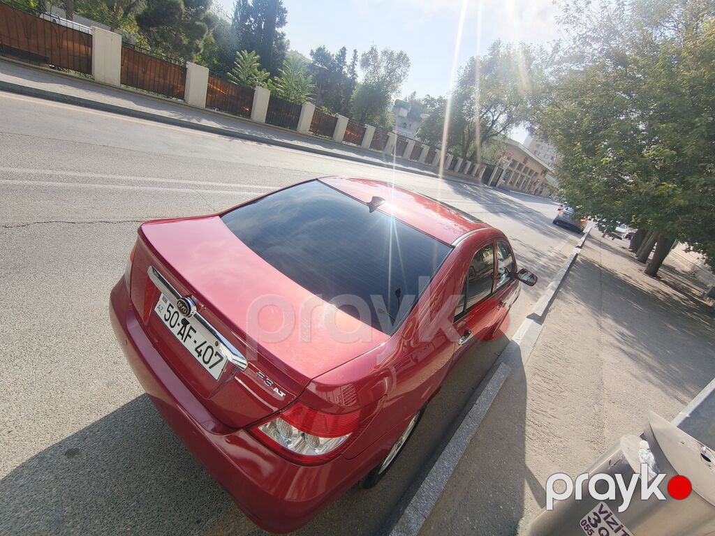 BYD sedan – qırmızı rəng, kompakt və iqtisadi şəhər avtomobili — Avtomobillər, Mehdiabad (10)