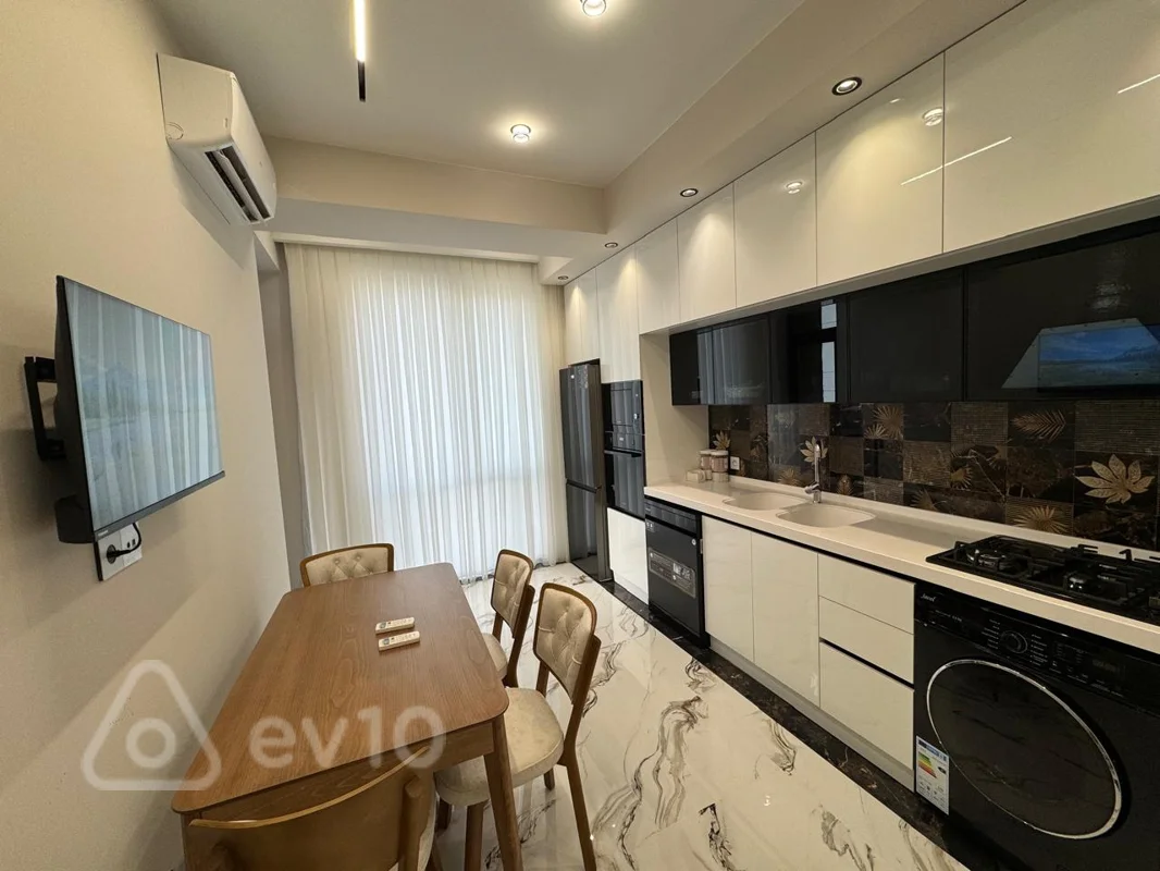 3 otaqlı mənzil, 110 m², Bakı, Ayaz İsmayılov 9-17 — kirayə — Mənzil, Bakı (10)