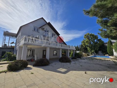 Satılır 4 otaqlı həyət evi/bağ evi 400 m² — Bakı