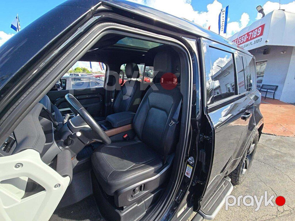 Land Rover Defender, 3.0 L, 2023 il, 73 811 km — Avtomobillər (6)