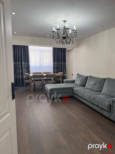 Satılır 2 otaqlı köhnə tikili 70 m² — Bakı