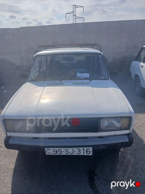 VAZ 2104 universal, ağ rəng. - Kuzov: 5 qapılı universal kuzov — Masazır
