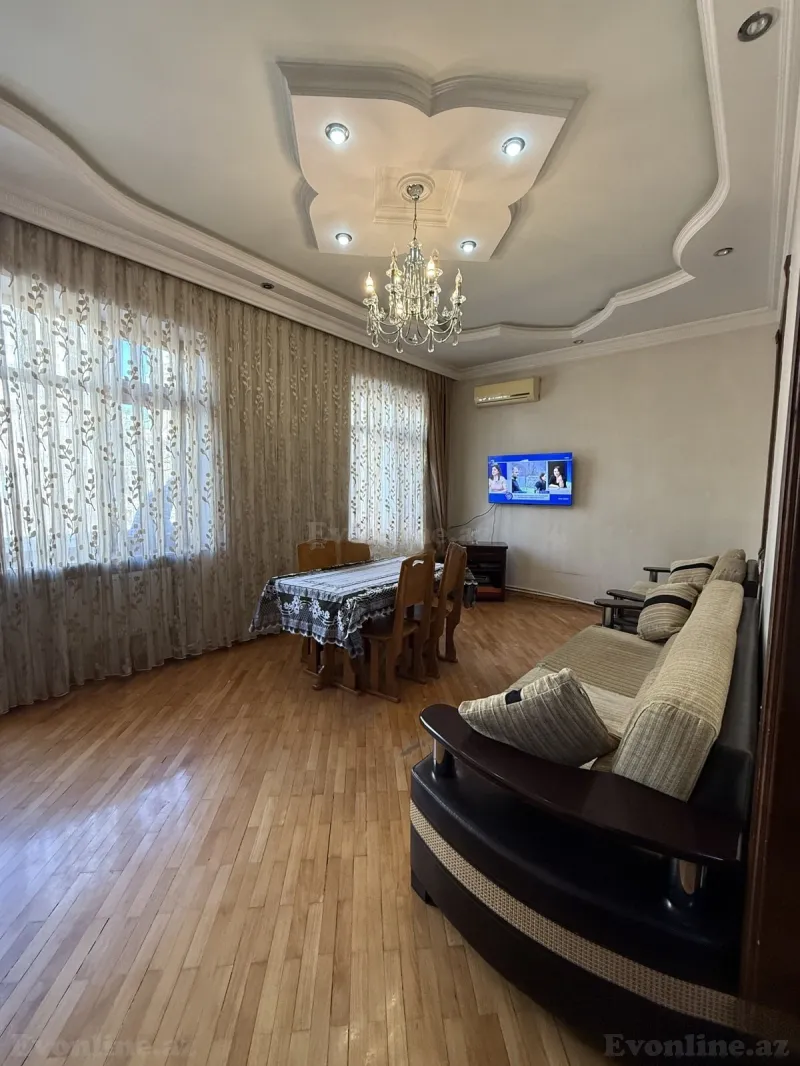 Satılır 4 otaqlı Mənzil Köhnə tikili 110 m² Bakı, Nərimanov r — Bakı