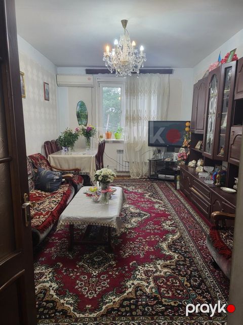 Satılır 4 otaqlı köhnə tikili 80 m² — Bakı