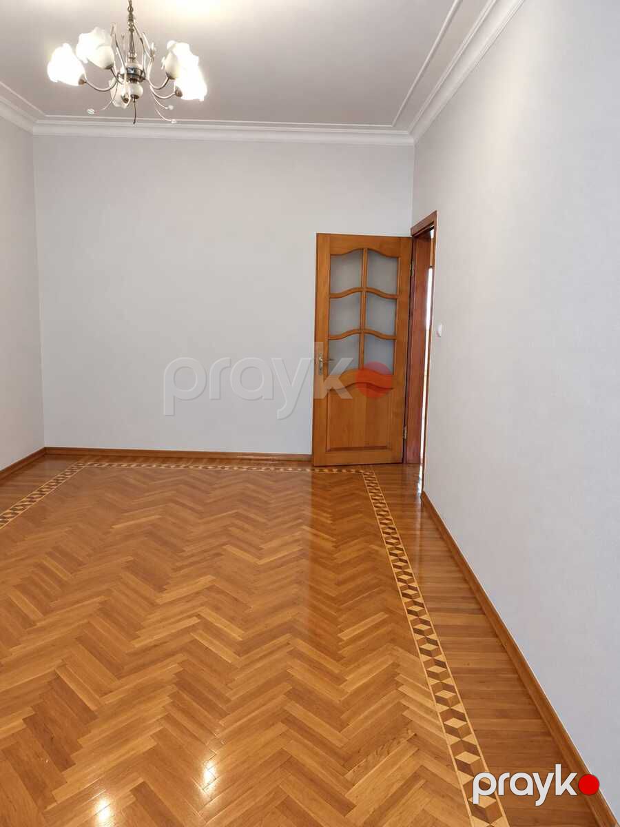 İcarəyə verilir 3 otaqlı köhnə tikili 800 m² — Mənzil, Bakı (5)