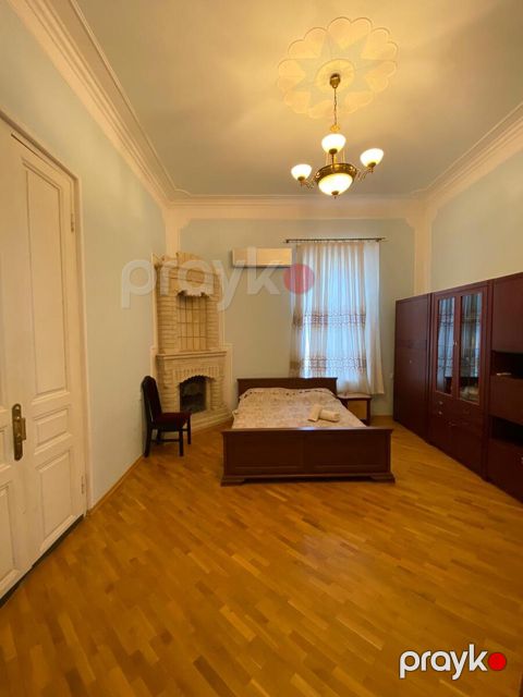 İcarəyə verilir 4 otaqlı köhnə tikili 160 m² — Bakı
