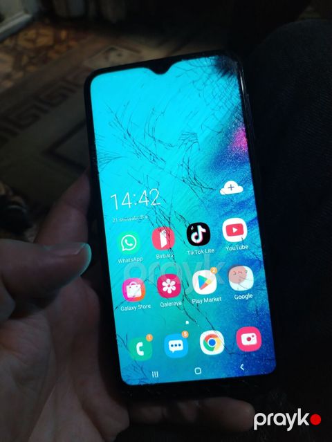 20azn islekdir son qiymet. tek telefondu — Bakı