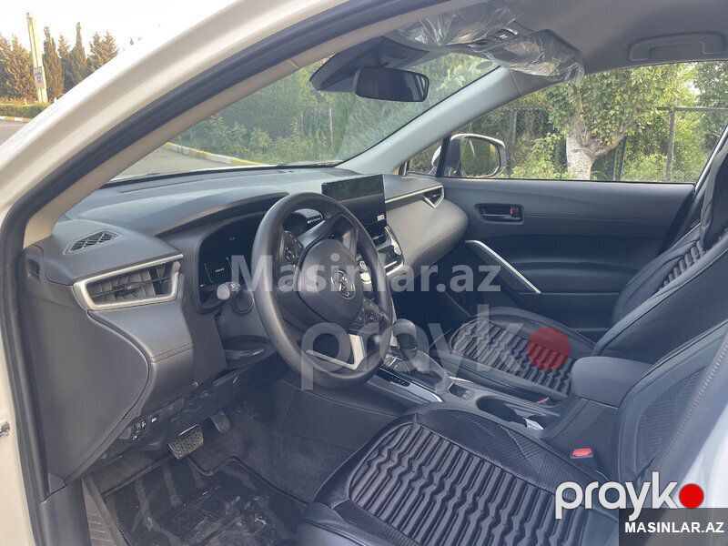 Toyota Corolla Cross, 2024 il — Minik avtomobili icarəsi, Bakı (4)