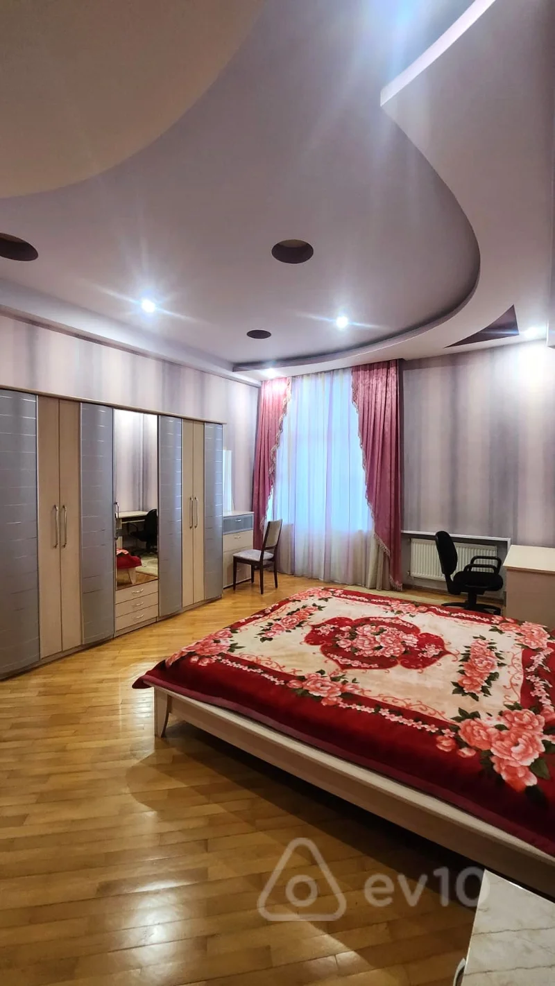 5 otaqlı mənzil, 220 m², Bakıxanov küçəsi — kirayə — Mənzil, Bakı (7)