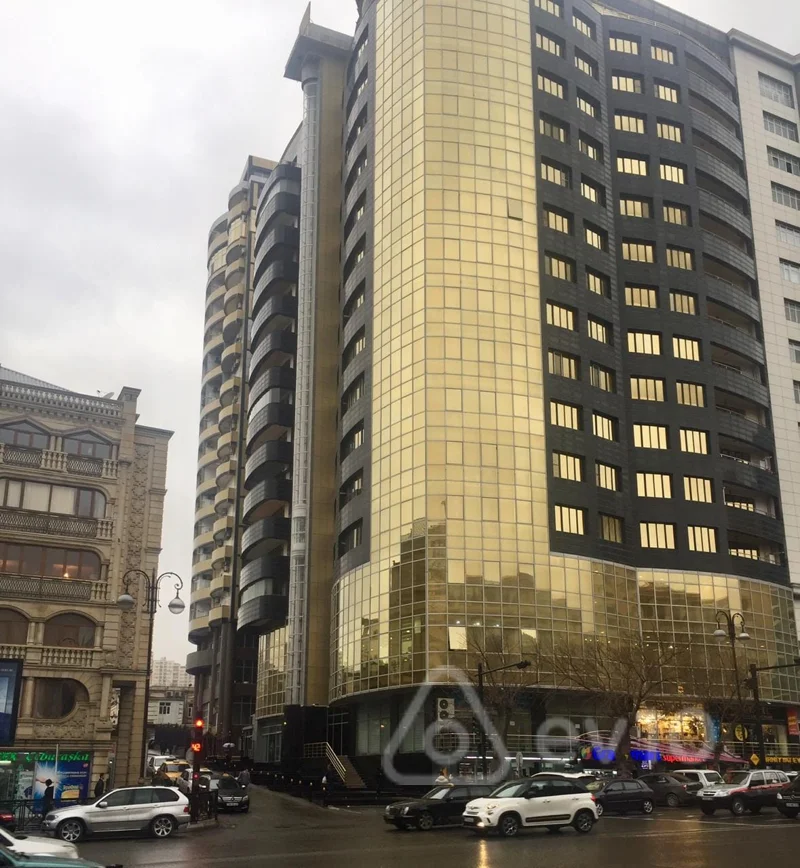 3 otaqlı mənzil, 280 m², Salatın əsgərova — kirayə — Bakı