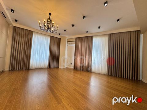 Satılır 3 otaqlı yeni tikili 150 m² — Bakı
