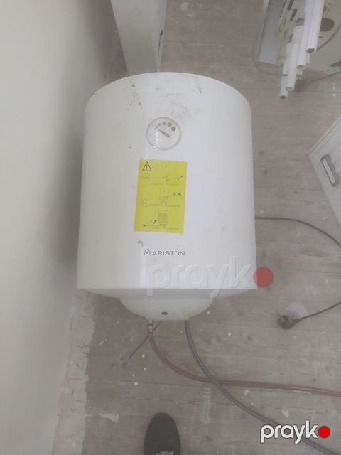 Su qızdırıcısı Ariston — Bakı