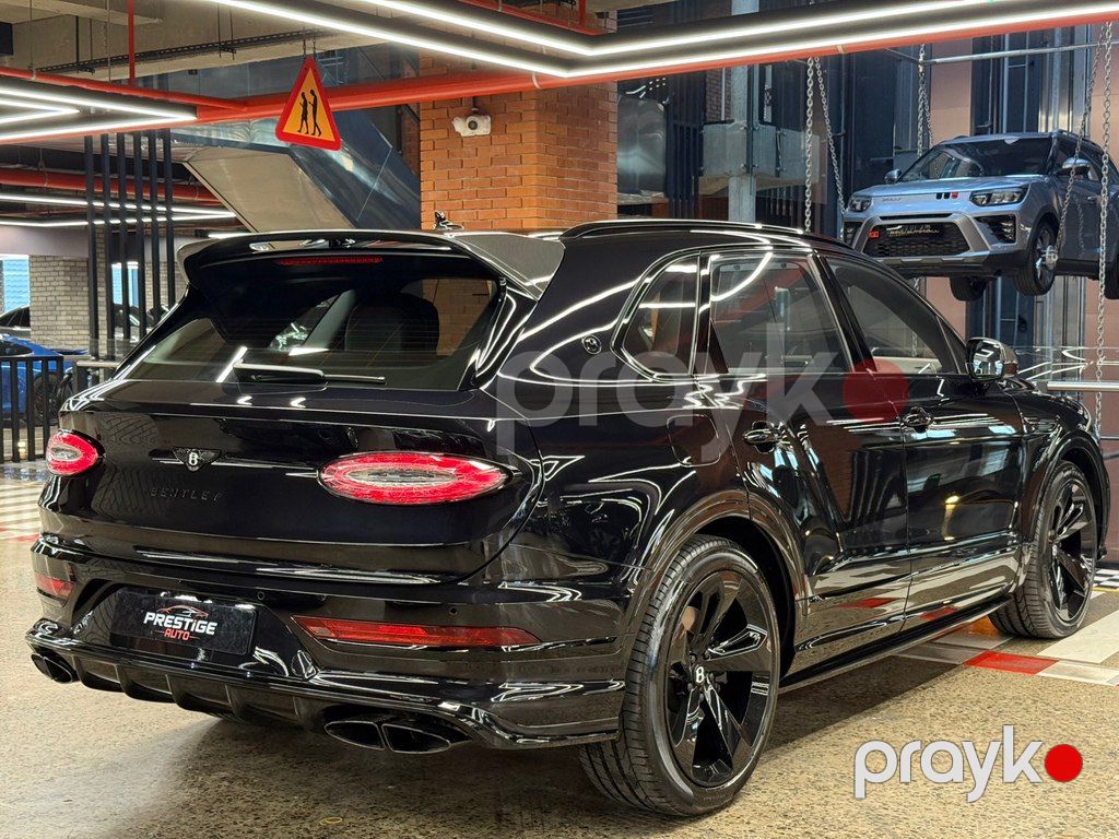 Bentley Bentayga, 4.0 L, 2023 il, 10 000 km — Avtomobillər, Bakı (4)