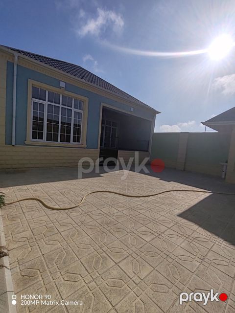 Satılır 4 otaqlı həyət evi/bağ evi 130 m² — Bakı