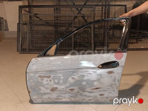 "Mercedes W212" sol qapısı — Bakı