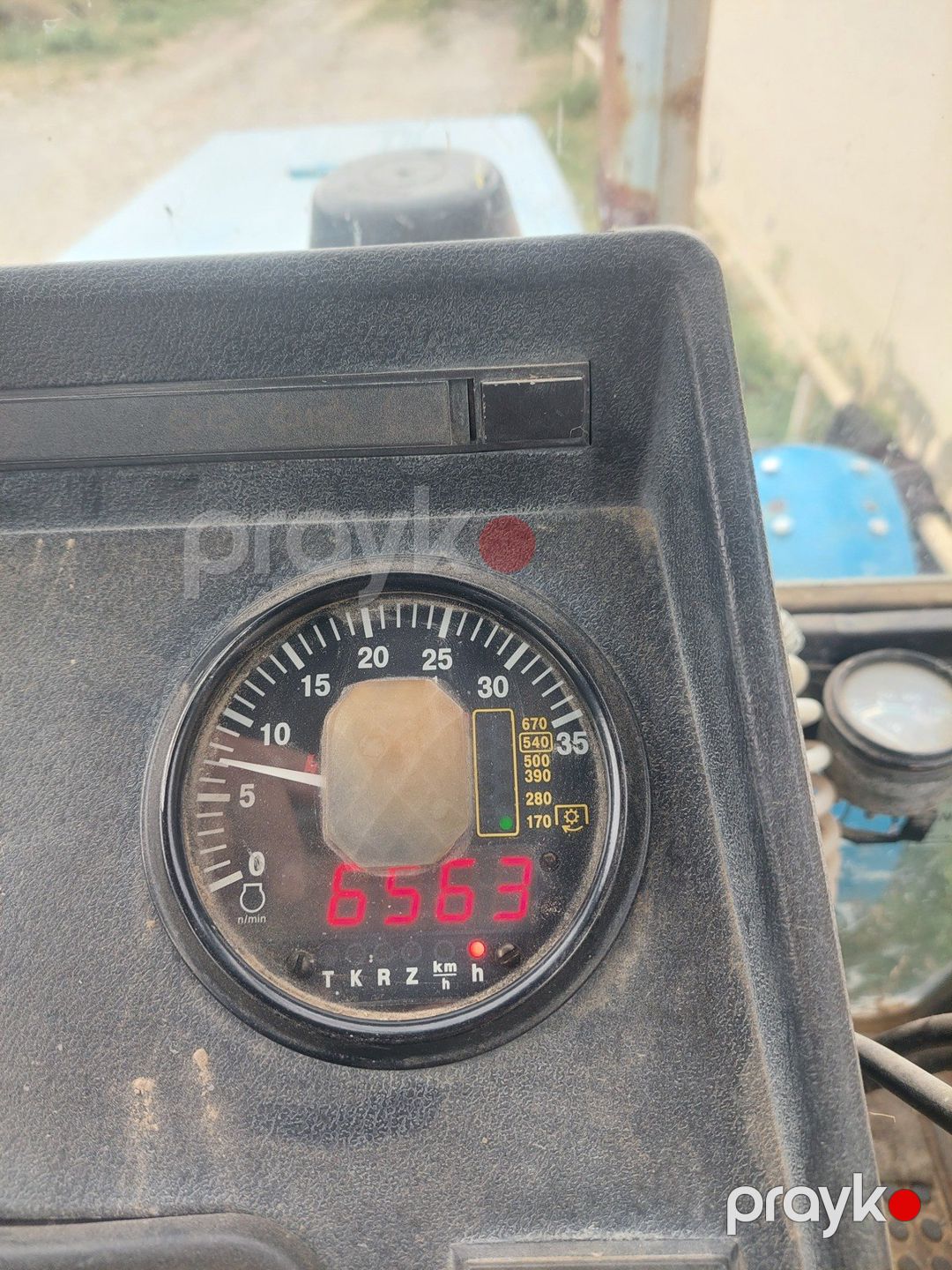 Traktor Belarus, 2016 il — Aqro texnikası, Şəki (7)