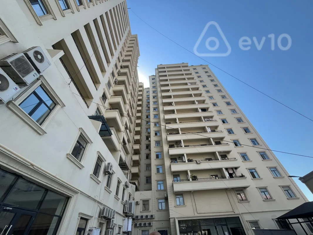 4 otaqlı mənzil, 242 m², Azadlıq prospekti — Bakı