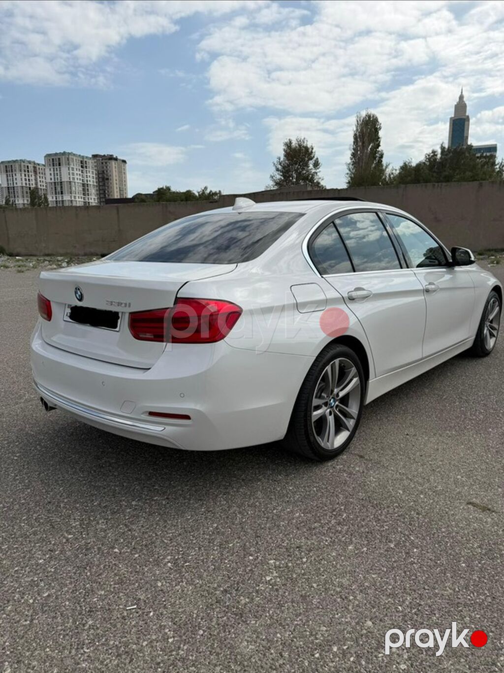 BMW 330: 2 l Sedan — Avtomobillər, Güzdək (4)