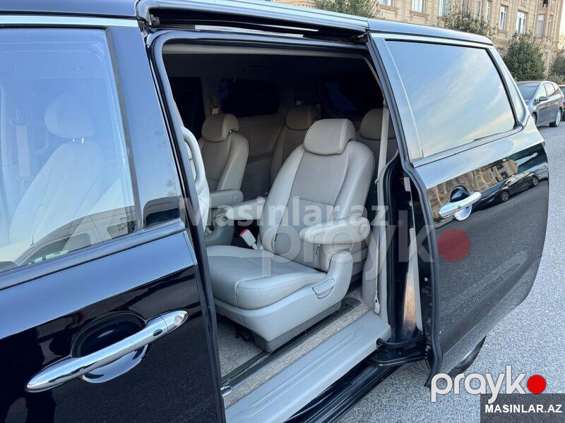 Kia Carnival — Minik avtomobili icarəsi, Bakı (3)