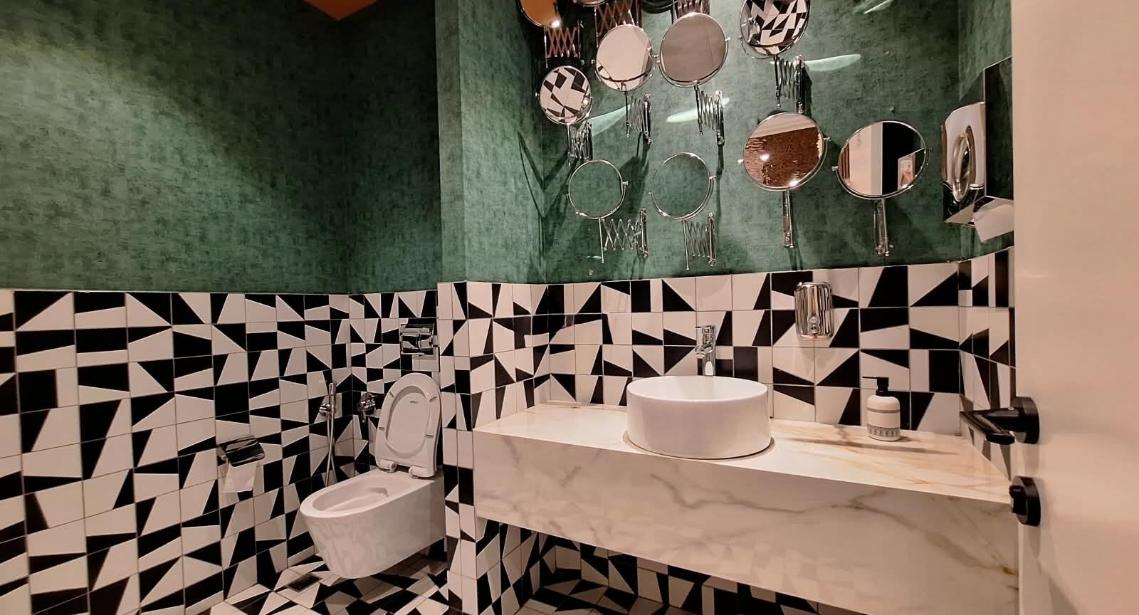 200 m² Yaxşı təmirli obyekt kirayə verilir — Əmlak, Bakı (10)
