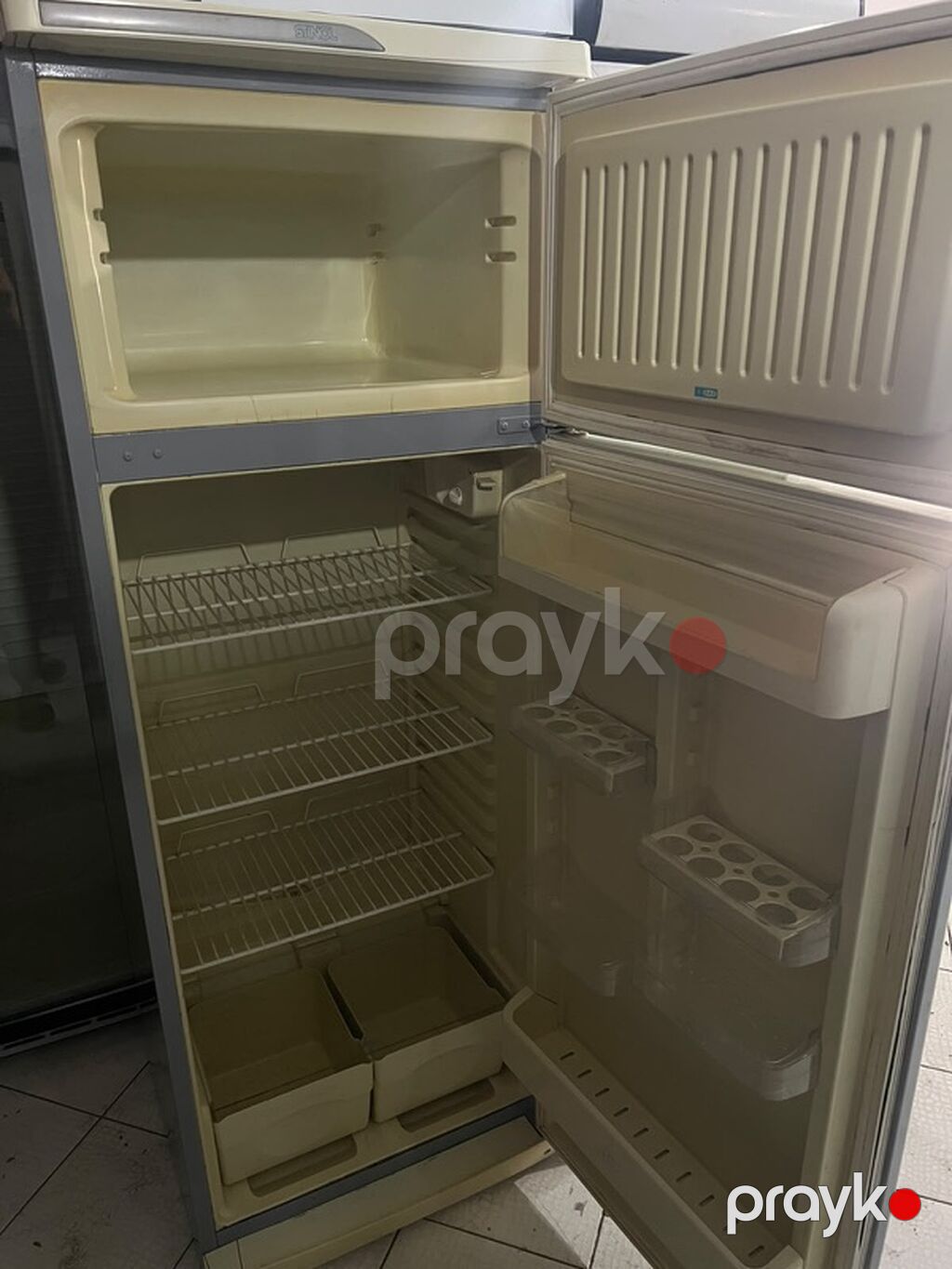 İki kameralı Soyuducu - Yuxarıda ayrıca dondurucu bölmə, aşağıda — Soyuducular, Digah (2)